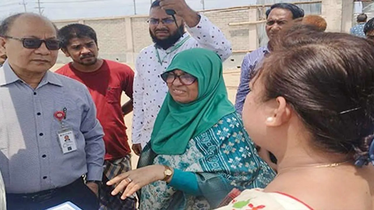 চট্টগ্রামে হবে ৫০০ শয্যার হাসপাতাল, পরিদর্শনে গেলেন স্বাস্থ্য উপদেষ্টা